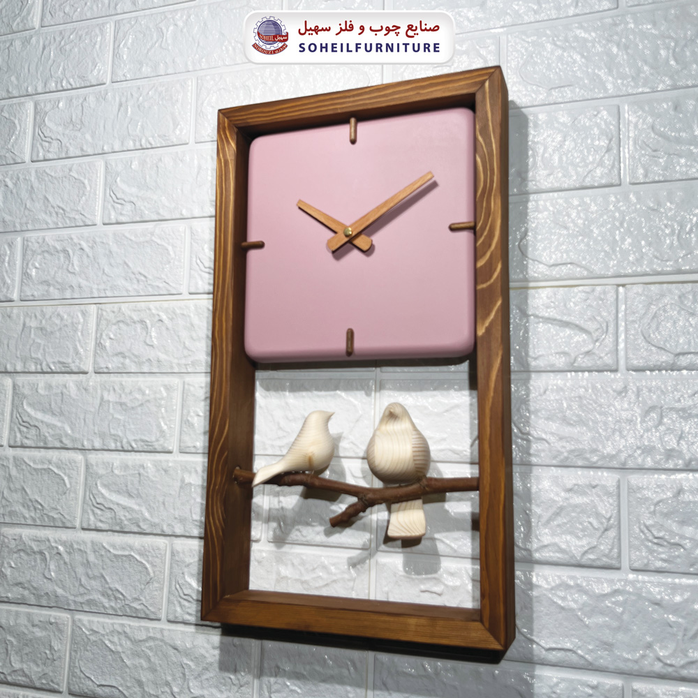 ساعت دیواری چوبی مربع صورتی با قاب چوبی و دو گنجشک بر روی شاخه